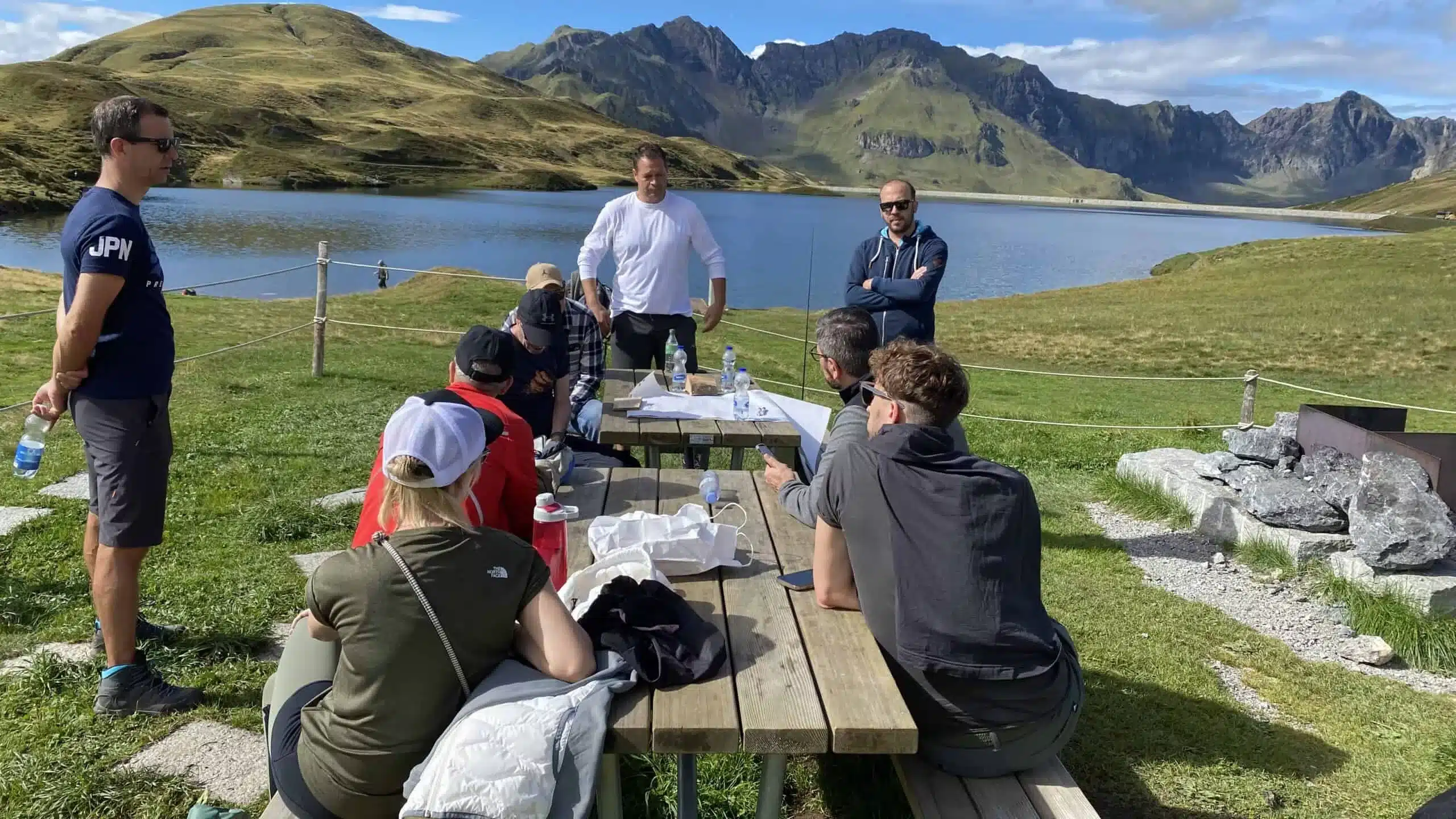 Ob als #Team oder als #Unternehmung - gemeinsam Ziele erreichen mit #Business Coaching von #mycoaching2go für mehr #Erfolg und mehr Zufriedenheit der Mitarbeitenden. #Führungspersonen und #Führungskräfte zeigen #Leadership. #Teamworkshop #Outdoor und in der #Natur für #Teamcoaching und #Teambuilding.